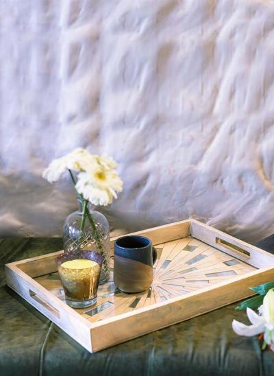 Beautiful Wooden Trays To Decorate Your Serving